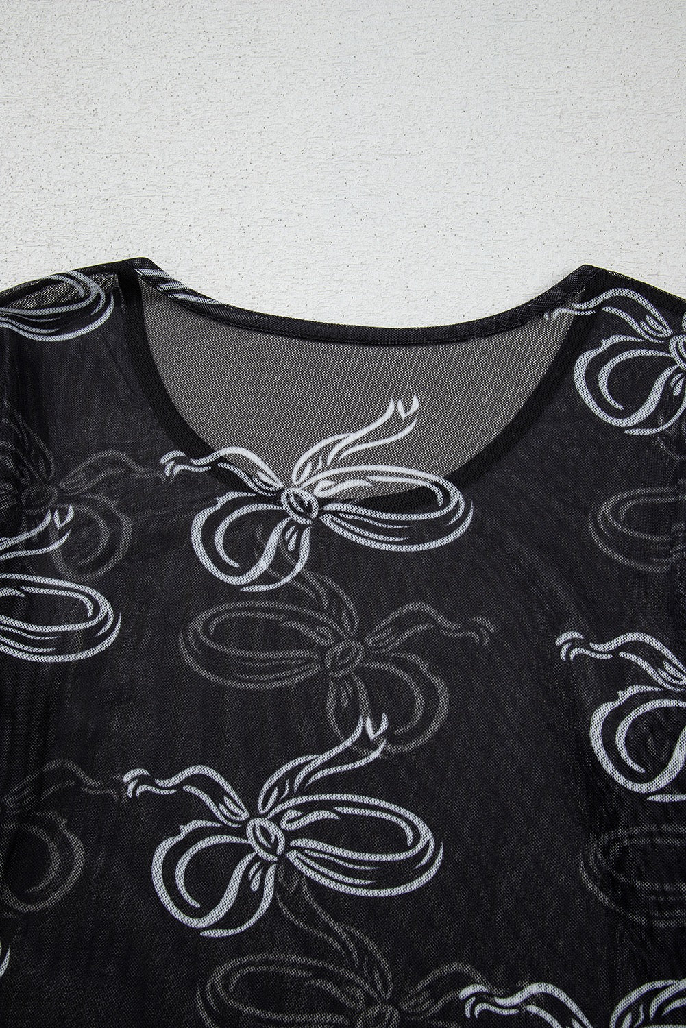 Round black neck bow print long sleeve mesh top